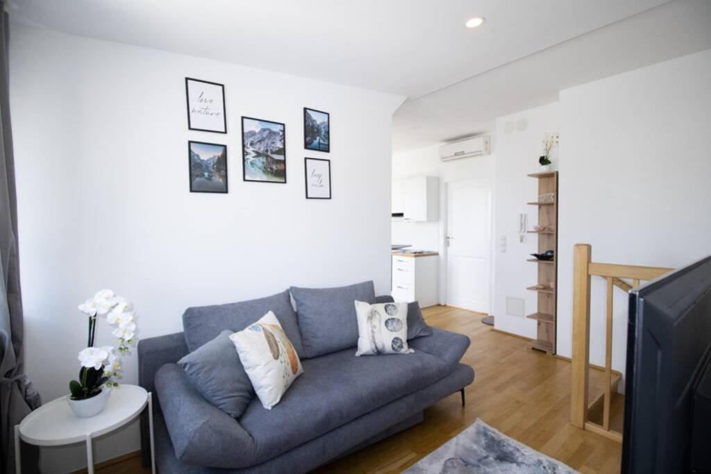 דירות וינה Sunny & Cozy Penthouse With Balcony L Dg4'14 מראה חיצוני תמונה