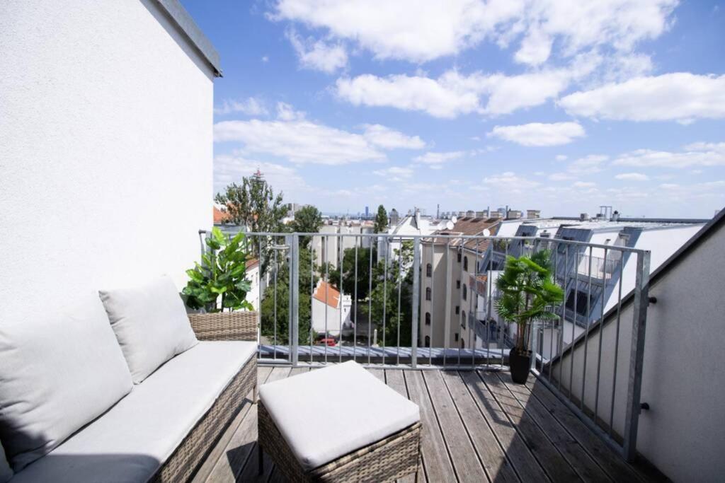 דירות וינה Sunny & Cozy Penthouse With Balcony L Dg4'14 מראה חיצוני תמונה