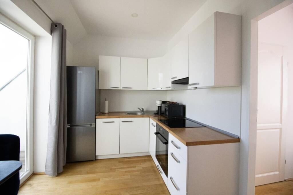 דירות וינה Sunny & Cozy Penthouse With Balcony L Dg4'14 מראה חיצוני תמונה