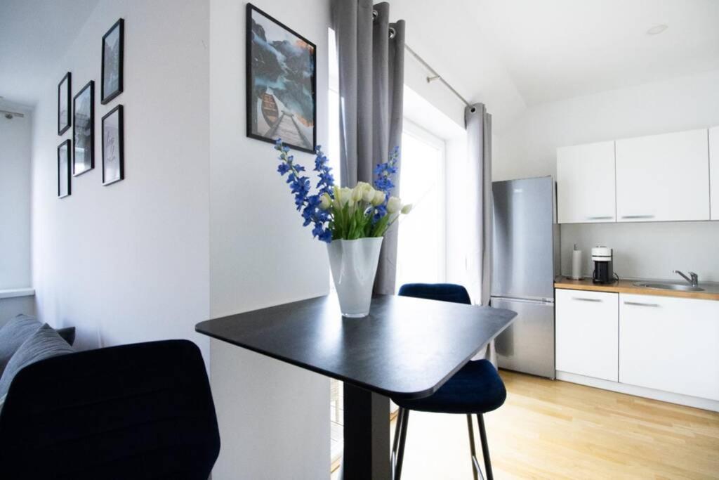 דירות וינה Sunny & Cozy Penthouse With Balcony L Dg4'14 מראה חיצוני תמונה